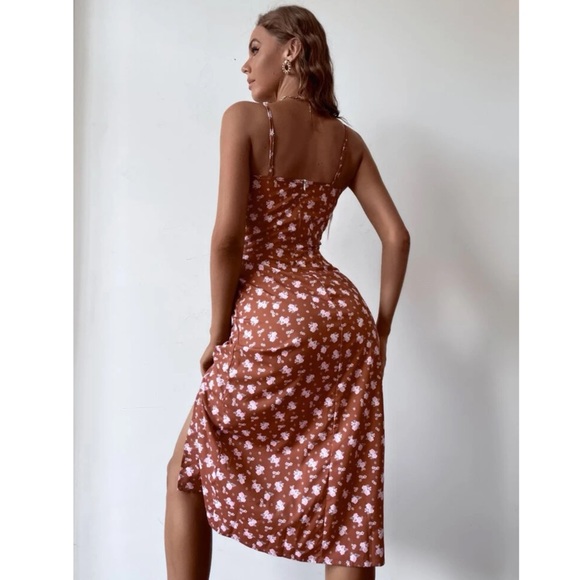 Ditsy Floral MIDI Dress - Picture 2 of 6